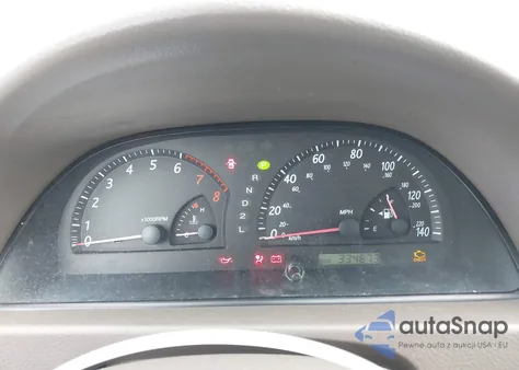 2004 Toyota Camry Le z USA, uszkodzony, nr VIN JTDBE32K840269220